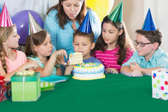 54 In. x 300 Ft. Cut To Size Table Roll | Emerald Green | Case of 4