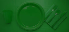 9 In. Dark Green Plastic Plates | 8 Count