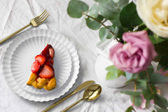 10.5 In. Scalloped Paper Plates - Snow | 10 Count
