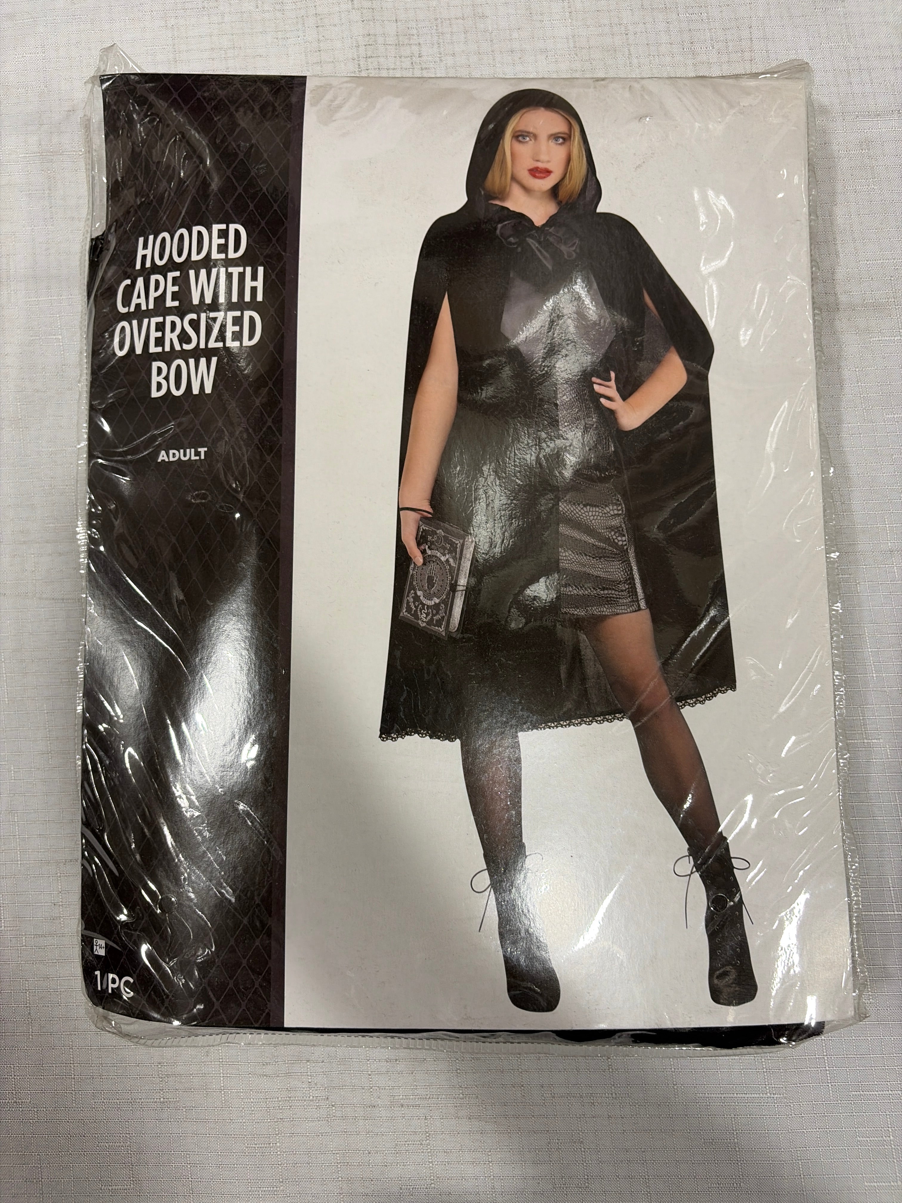 Women's Elegant Hooded Velvet Cape with Bow - Halloween Costume Accessory