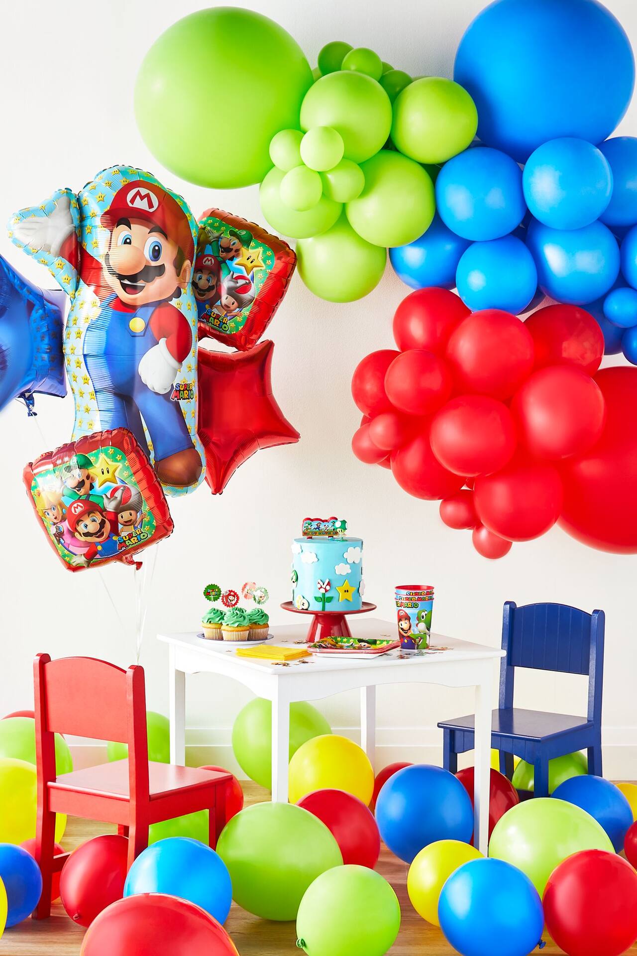 Nintendo Super Mario Bros 7" Round Paper Dessert Plates - 8 Pack