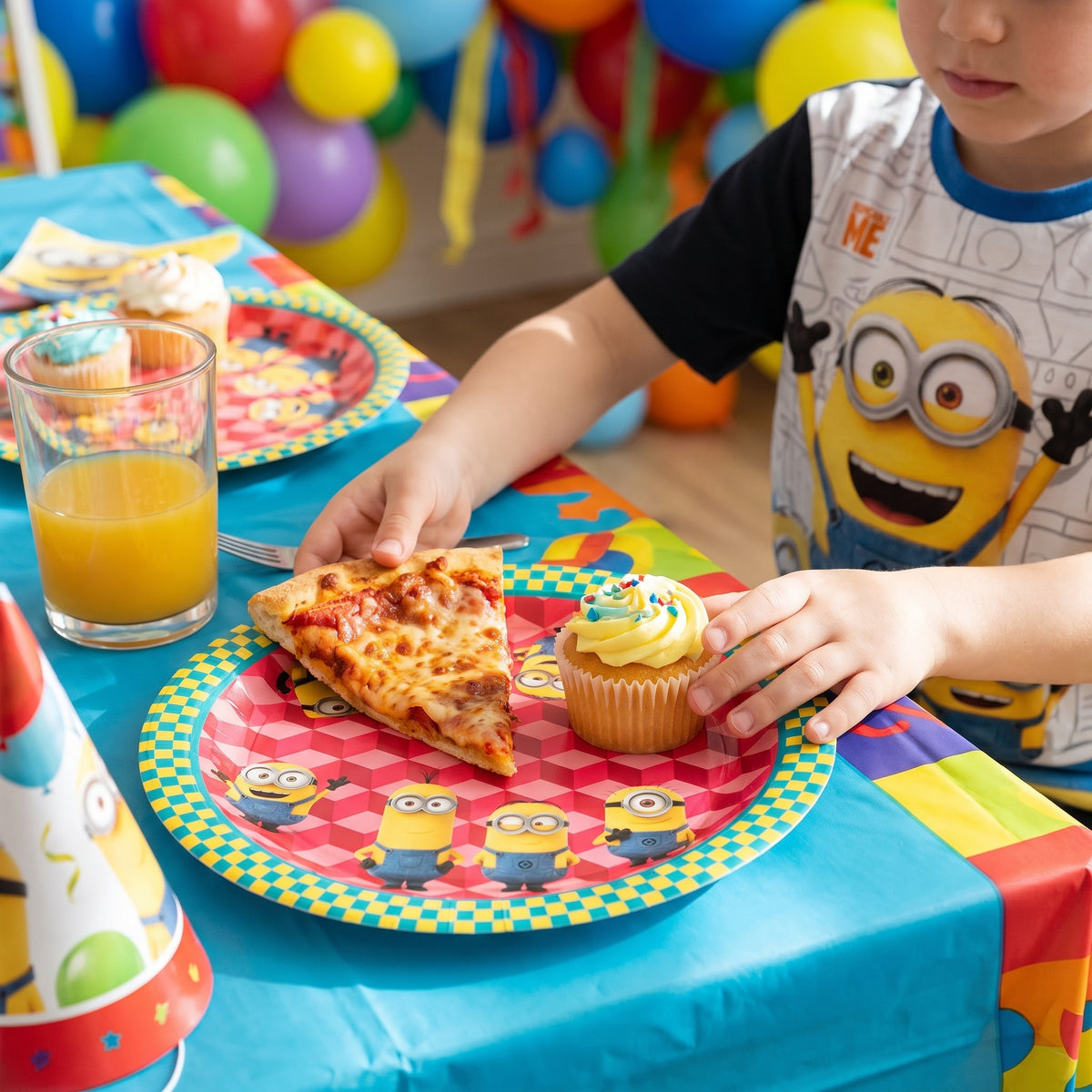 Despicable Me Minion Adventure 7" Round Paper Plates - 8 Pack
