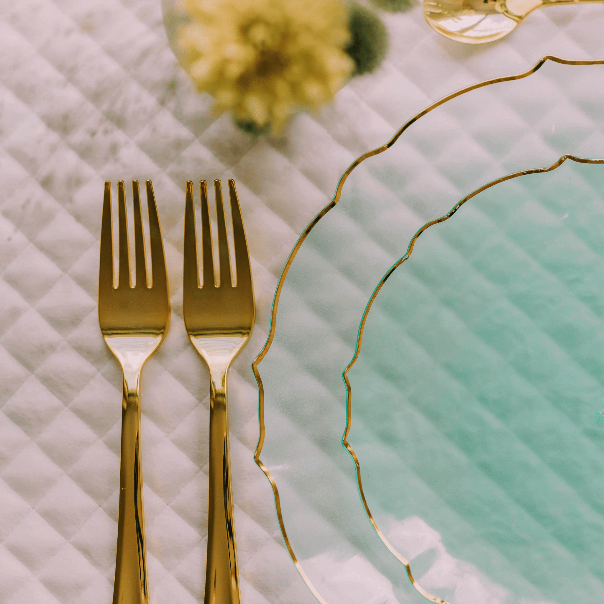 9 In. Mint/Gold Petal Plates | 120 Count