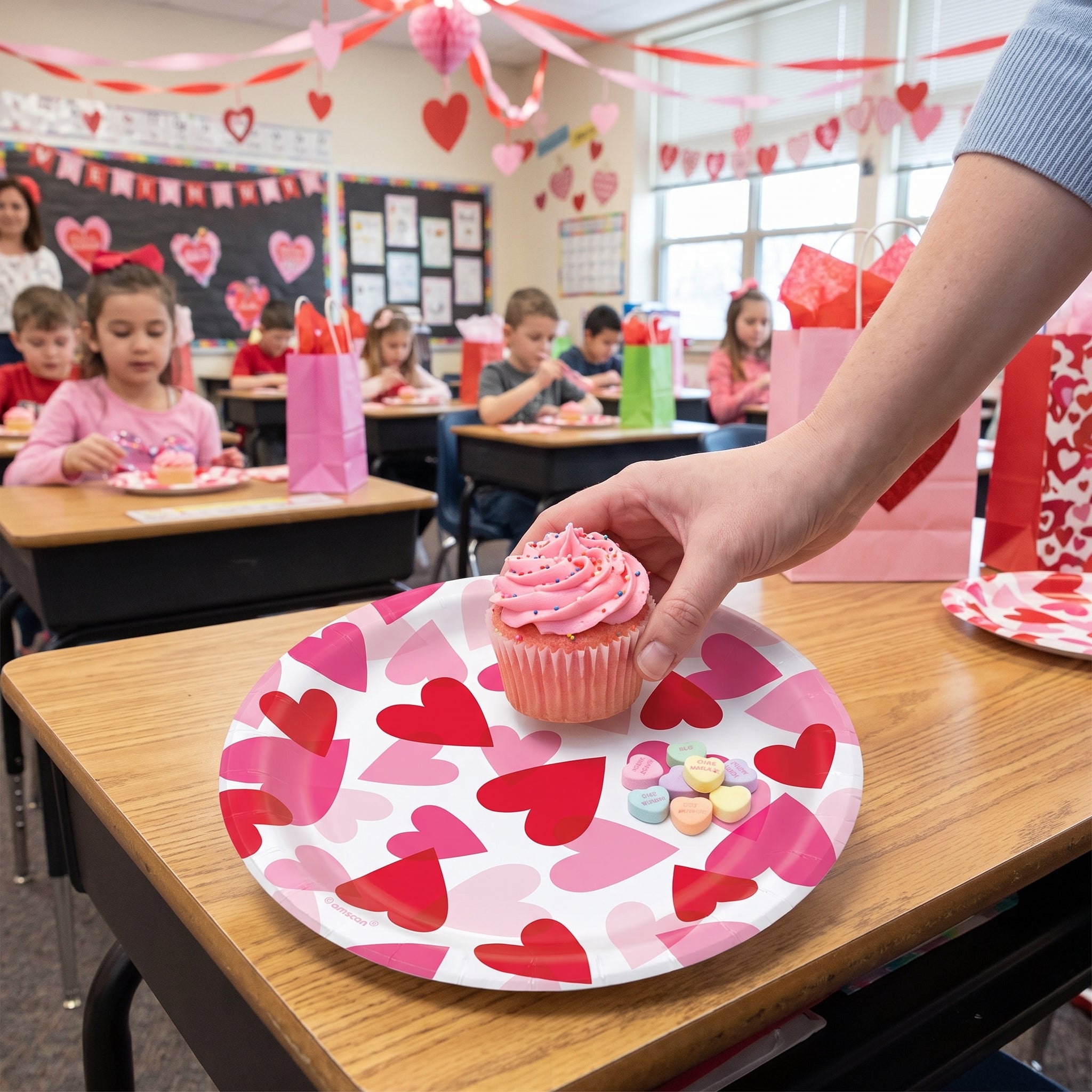 Valentine's Day Heart Party Paper Plates - 7-Inch, 20 Pack