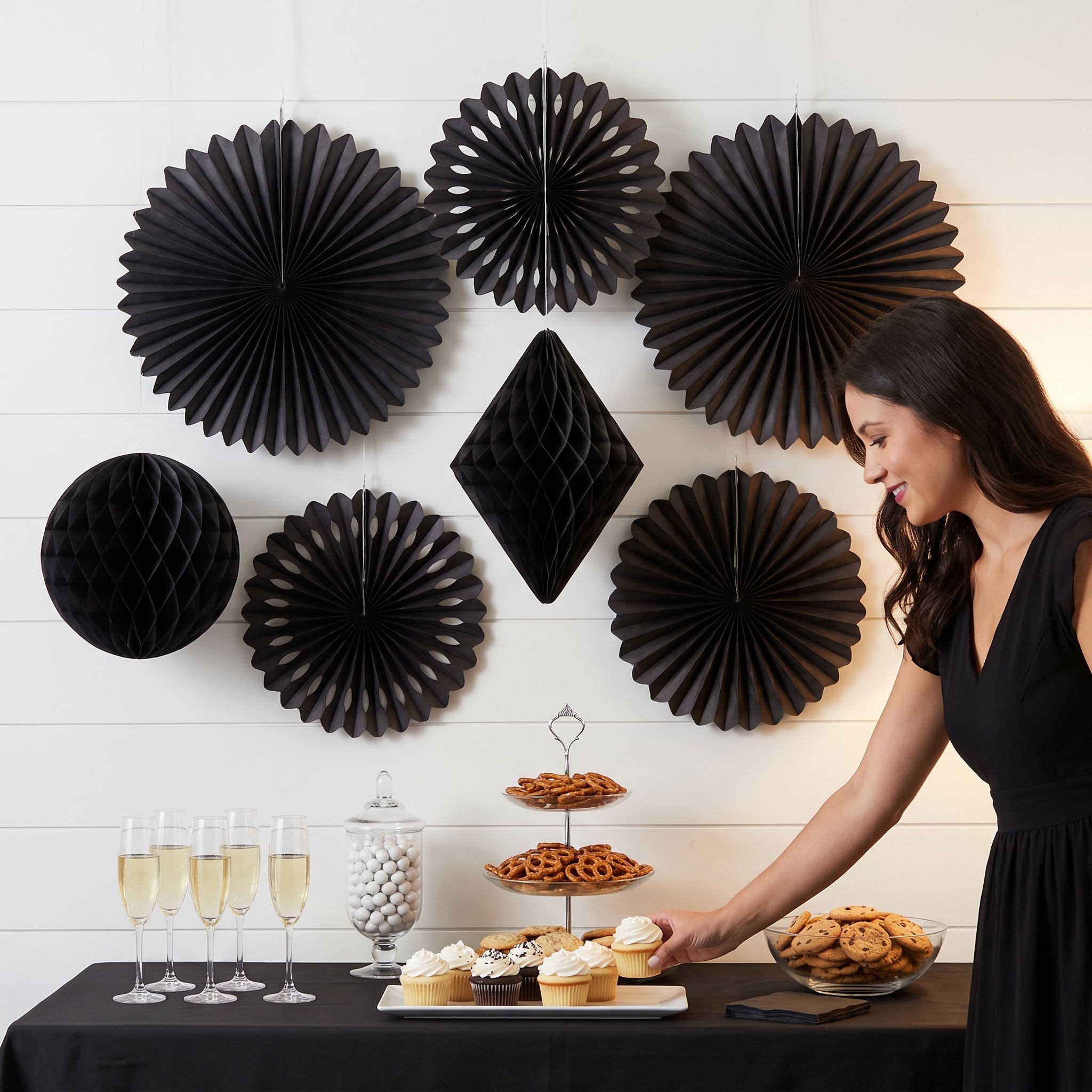 Elegant Black Paper Decorating Kit