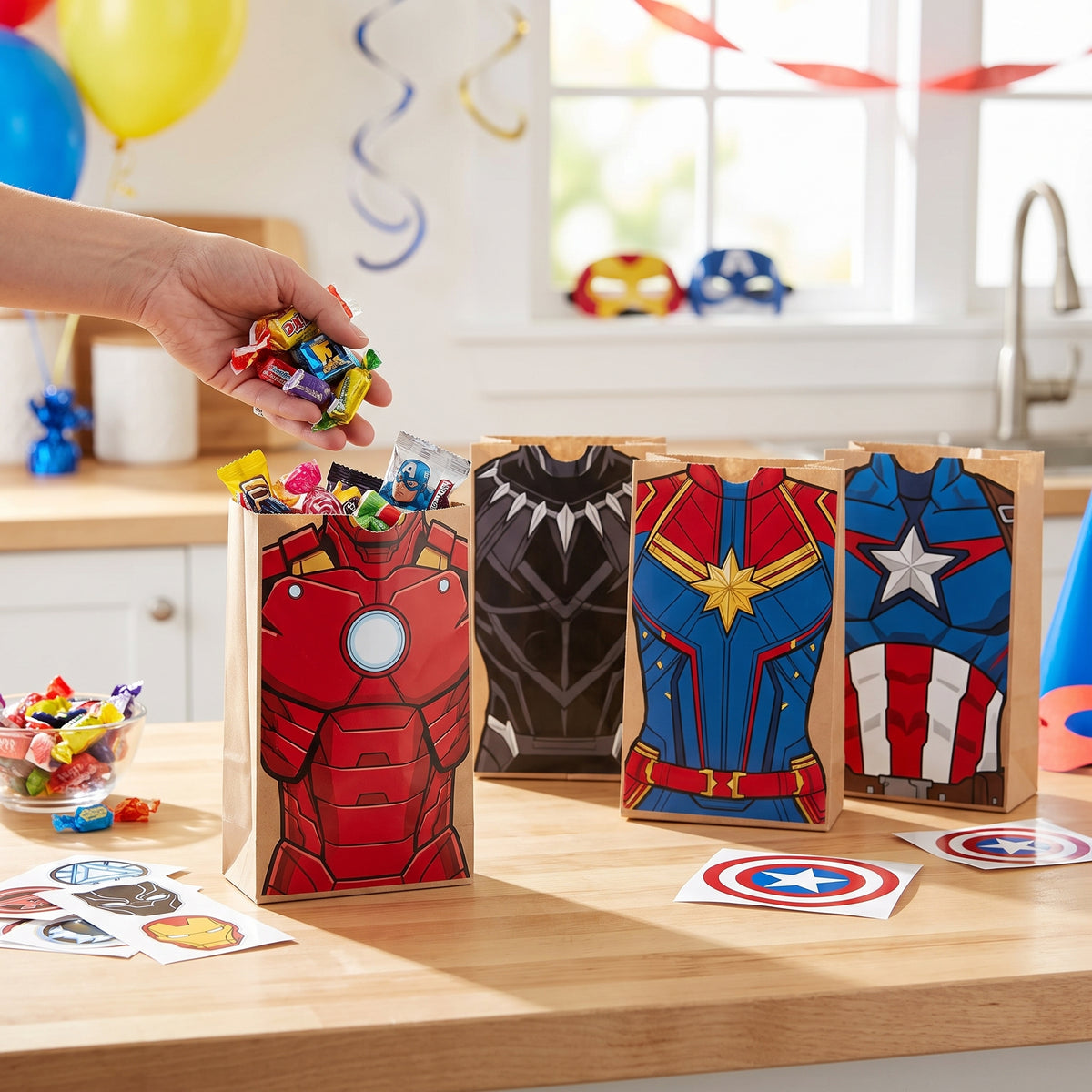 Marvel Avengers Customizable Kraft Favor Bags Kit - 8 Pack