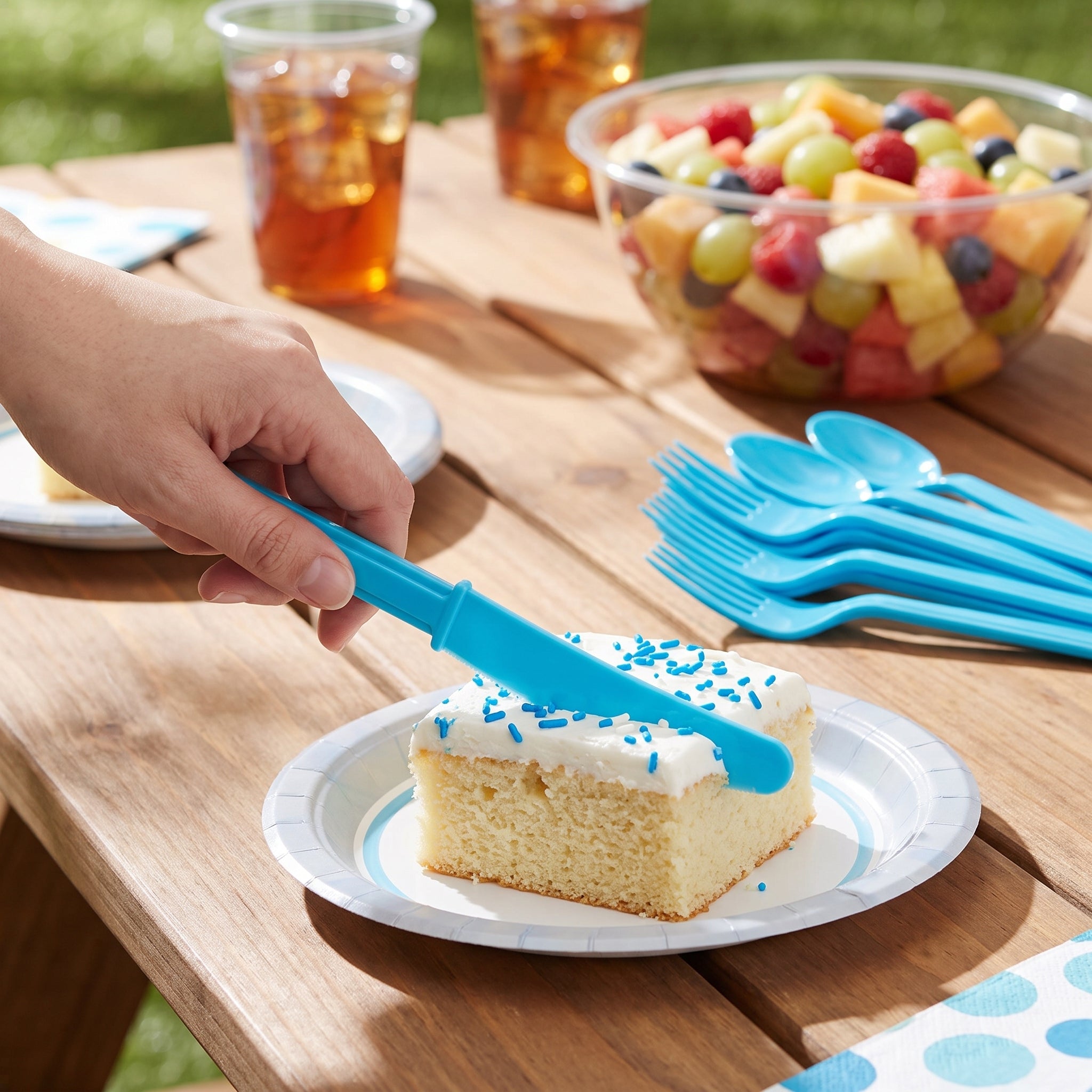 Caribbean Blue Economy Plastic Knives - 7.5 in.