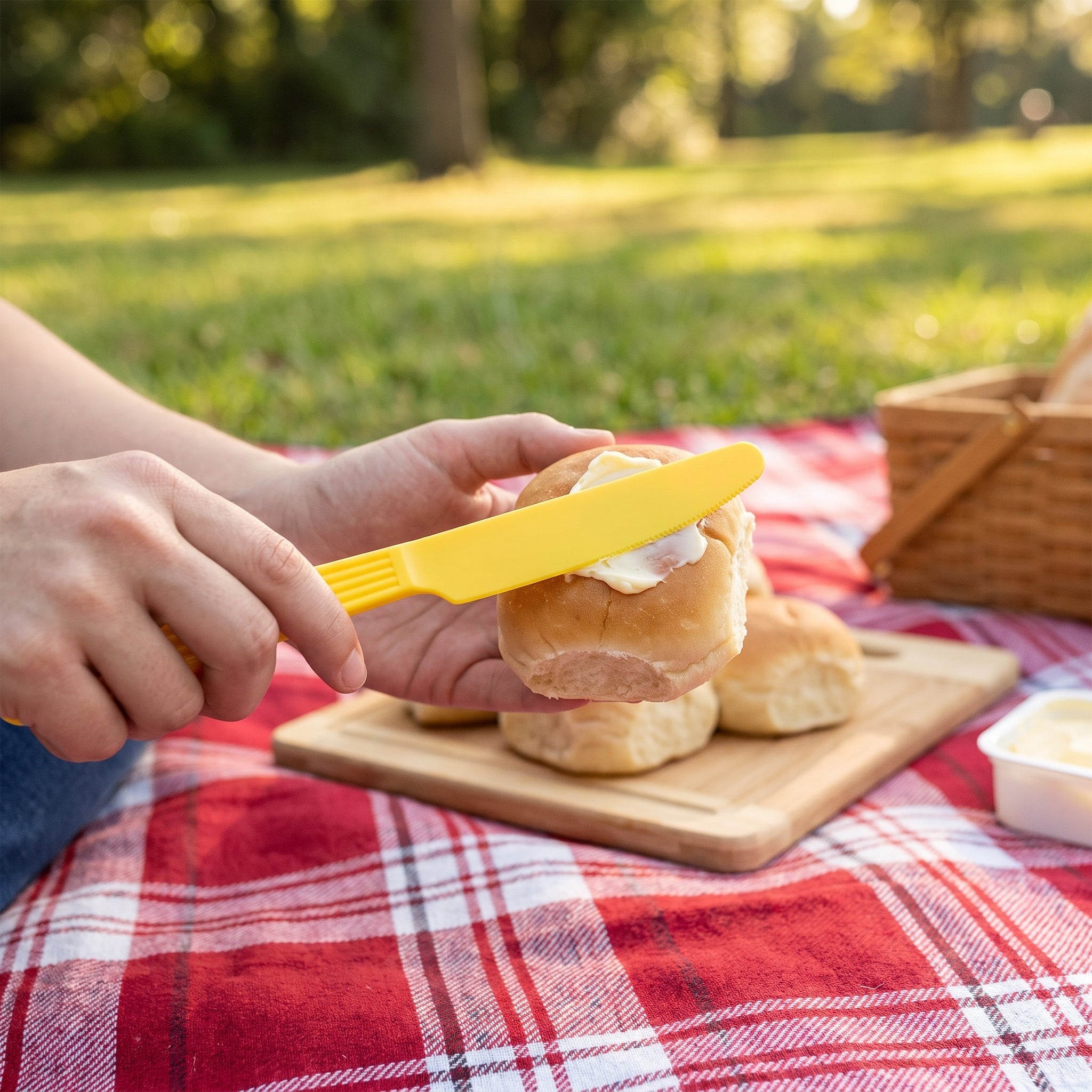Yellow Sunshine Plastic Knives - Economy Pack - 7.5 in.