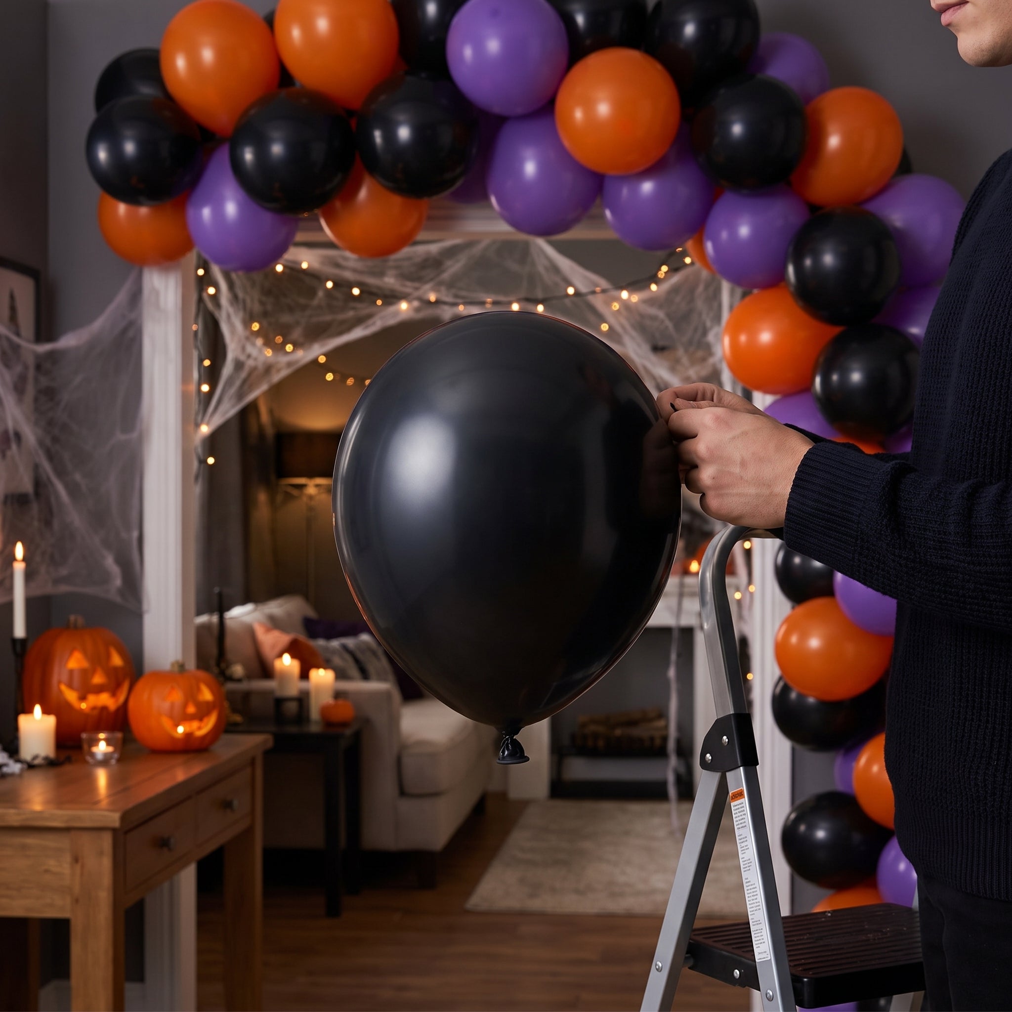 Luxaire Premium 12" Black Latex Balloons - Pack of 25